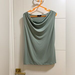 🪴 Tahari Beautiful Classy Stretchy Cowl Neck Blouse Size Medium 🪴